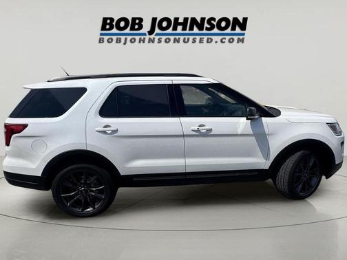 White Platinum Metallic Tri-Coat 2018 Ford Explorer XLT