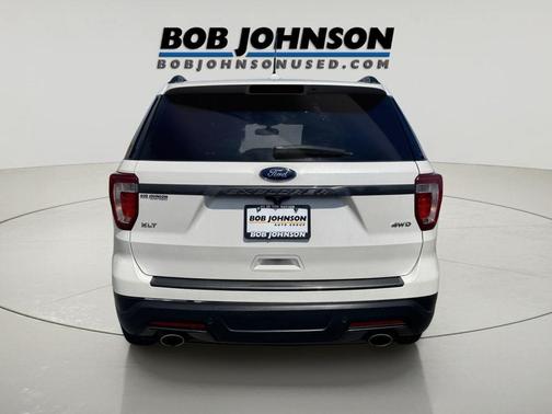 White Platinum Metallic Tri-Coat 2018 Ford Explorer XLT