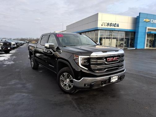 2025 GMC Sierra 1500 SLT