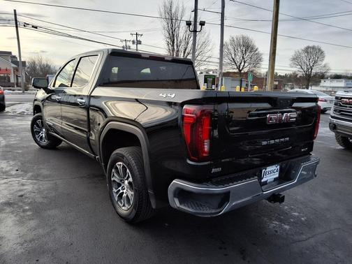 2025 GMC Sierra 1500 SLT
