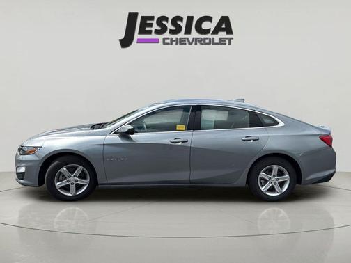 Sterling Gray Metallic 2024 Chevrolet Malibu FWD 1LT