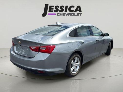 Sterling Gray Metallic 2024 Chevrolet Malibu FWD 1LT