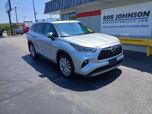 Celestial Silver Metallic 2023 Toyota Highlander Platinum