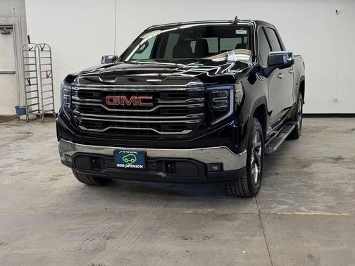 Onyx Black 2023 GMC Sierra 1500 SLT