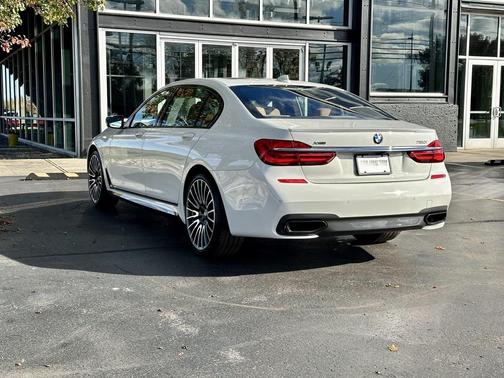 2018 BMW 750 i xDrive