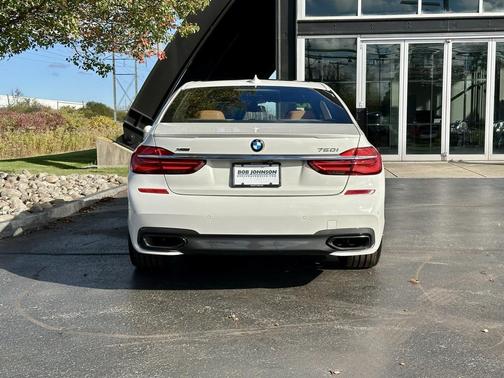 2018 BMW 750 i xDrive