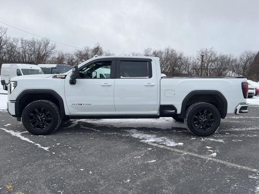 2024 GMC Sierra 2500 AT4