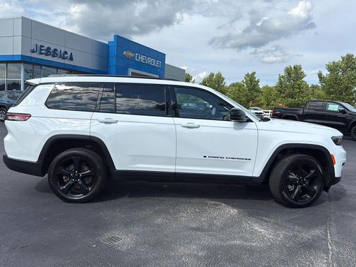 Bright White Clearcoat 2021 Jeep Grand Cherokee L Altitude