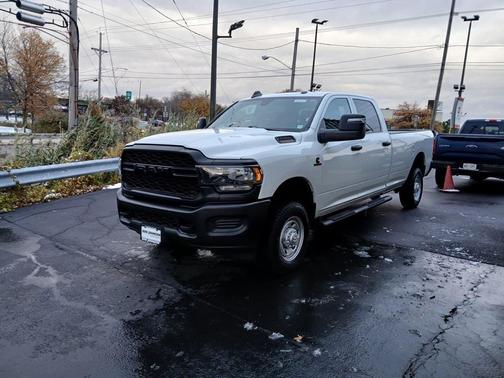 2024 RAM 2500 Tradesman Crew Cab 4x4 8' Box