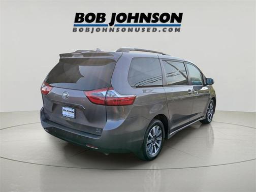 2020 Toyota Sienna XLE Premium