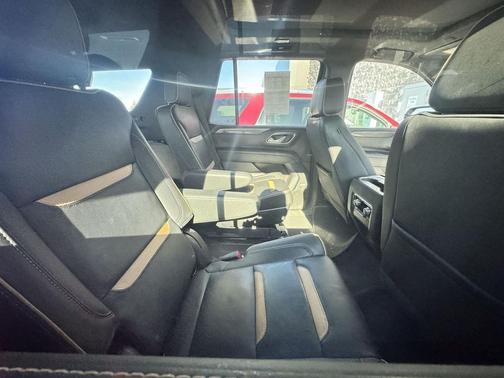 Onyx Black 2023 GMC Yukon 4WD AT4