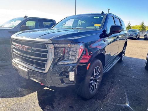 Onyx Black 2023 GMC Yukon 4WD AT4