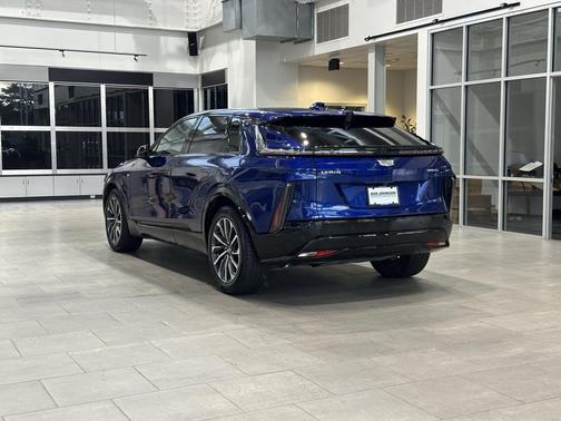 2024 Cadillac LYRIQ Sport