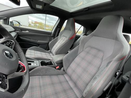 2022 Volkswagen Golf GTI 2.0T SE DSG