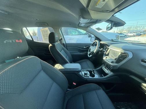 2023 GMC Acadia AWD AT4