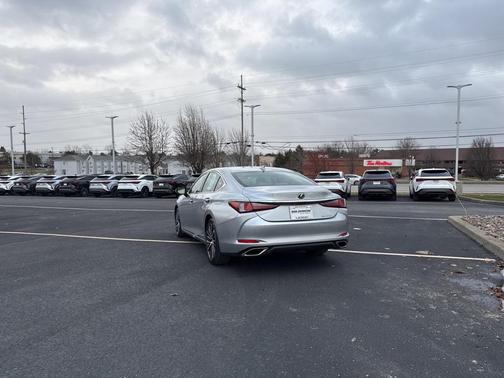 2023 Lexus ES 350 Base