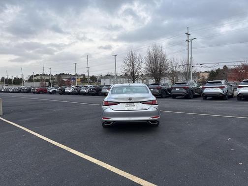 2023 Lexus ES 350 Base