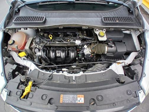 Oxford White 2017 Ford Escape S