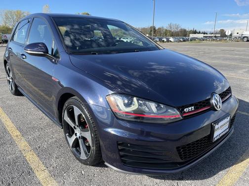 2016 Volkswagen Golf GTI 2.0T SE 4-Door