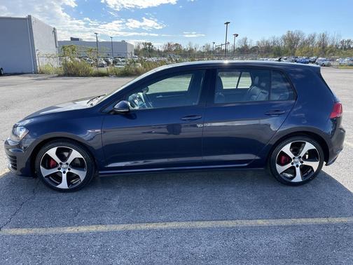 2016 Volkswagen Golf GTI 2.0T SE 4-Door