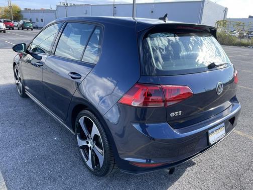 2016 Volkswagen Golf GTI 2.0T SE 4-Door