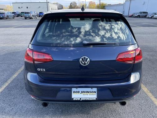2016 Volkswagen Golf GTI 2.0T SE 4-Door