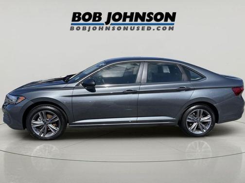 Platinum Gray Metallic 2023 Volkswagen Jetta 1.5T SE