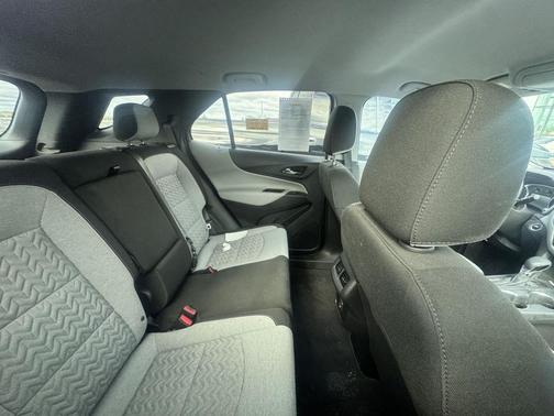Radiant Red Tintcoat 2023 Chevrolet Equinox 1LT