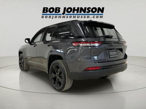 Baltic Gray Metallic Clearcoat 2023 Jeep Grand Cherokee Limited