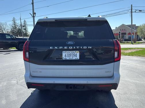 Space Silver 2025 Ford Expedition Max Active 4x4