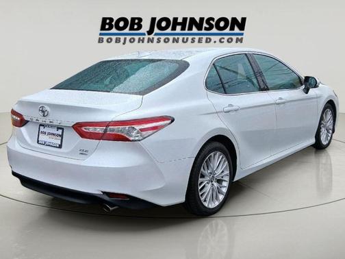 Wind Chill Pearl 2020 Toyota Camry XLE