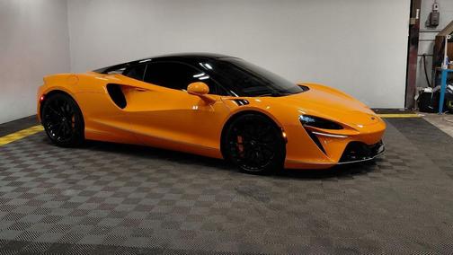 McLaren Orange 2023 McLaren Artura TechLux