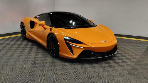 McLaren Orange 2023 McLaren Artura TechLux