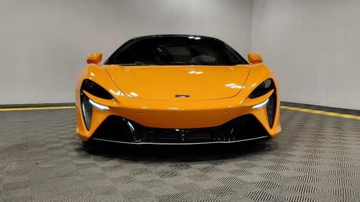 McLaren Orange 2023 McLaren Artura TechLux