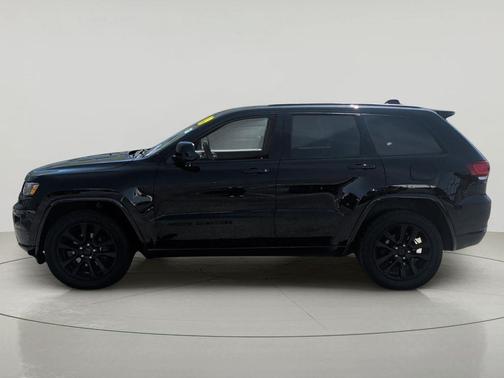 Diamond Black Crystal Pearlcoat 2019 Jeep Grand Cherokee Altitude