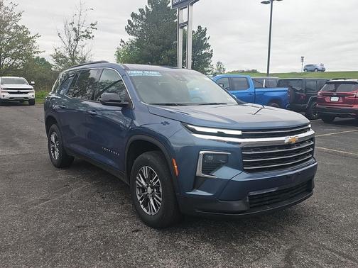 Lakeshore Blue Metallic 2025 Chevrolet Traverse LT