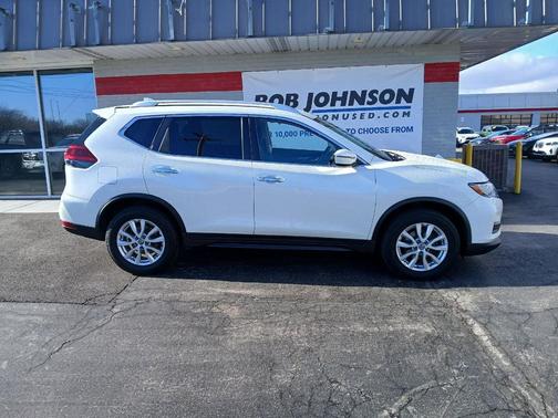 Pearl White Tricoat 2019 Nissan Rogue SV
