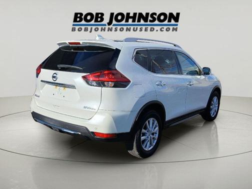 Pearl White Tricoat 2019 Nissan Rogue SV