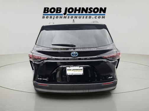 Midnight Black Metallic 2025 Toyota Sienna XLE