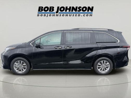 Midnight Black Metallic 2025 Toyota Sienna XLE