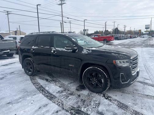 2023 GMC Acadia AWD AT4