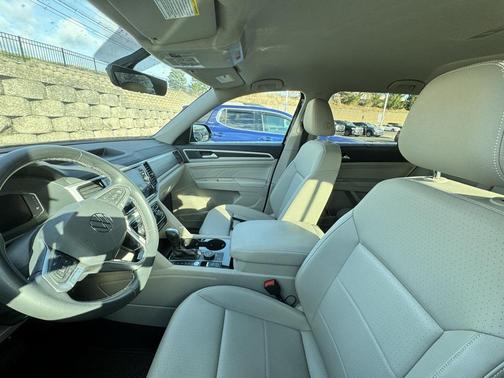2022 Volkswagen Atlas 3.6L SE w/Technology