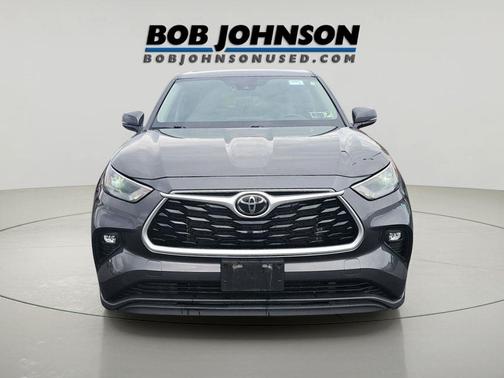 Magnetic Gray Metallic 2022 Toyota Highlander LE