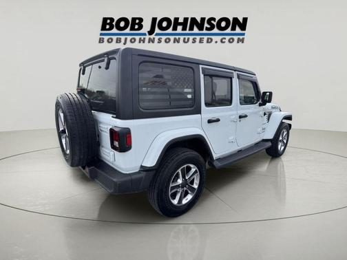 Bright White Clearcoat 2018 Jeep Wrangler Unlimited Sahara