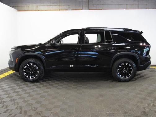 Mosaic Black Metallic 2025 Chevrolet Traverse AWD Z71