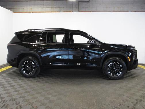 Mosaic Black Metallic 2025 Chevrolet Traverse AWD Z71