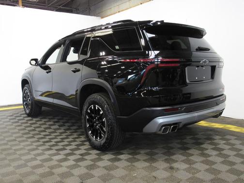 Mosaic Black Metallic 2025 Chevrolet Traverse AWD Z71