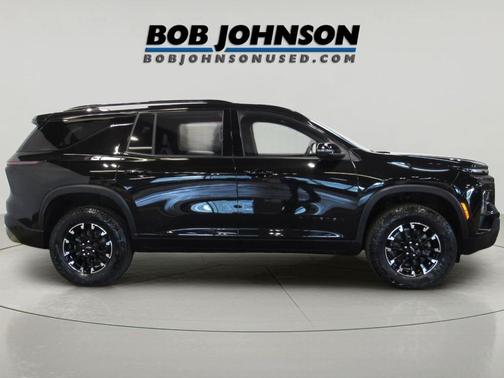 Mosaic Black Metallic 2025 Chevrolet Traverse AWD Z71