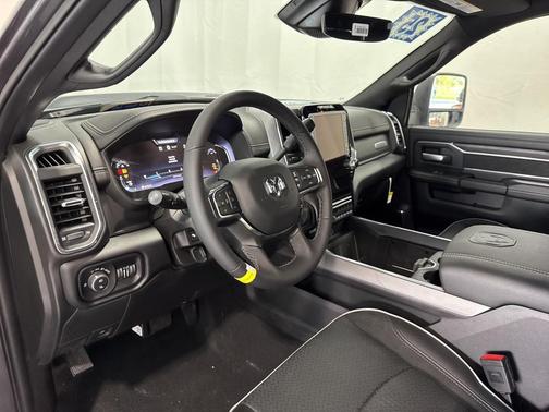 2025 RAM 2500 Laramie Crew Cab 4x4 6'4' Box