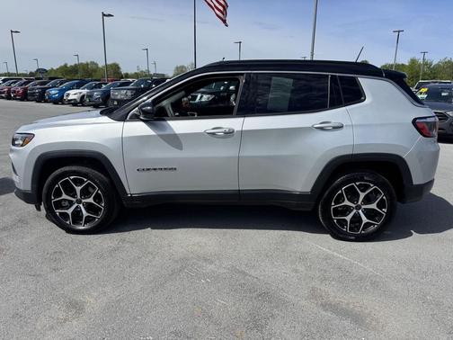 Silver Zynith Metallic Clearcoat 2025 Jeep Compass Limited